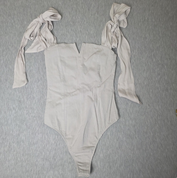 Free People Lola Bodysuit Size Xtra Small XS Cream Color - Picture 4 of 7